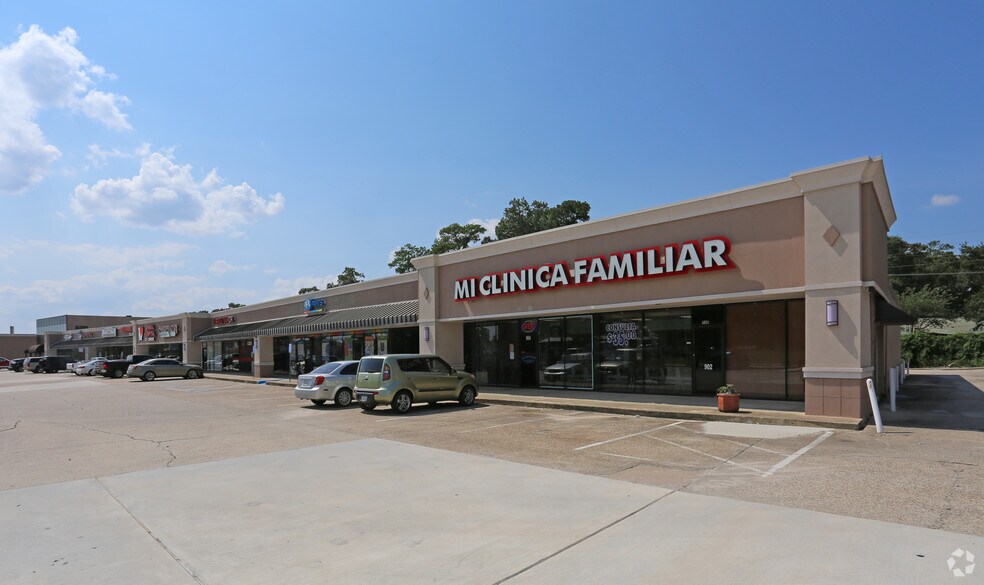 More Photos Of 902-932 W Dallas St, Conroe Freestanding For Lease