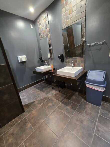 More Photos Of 325 W 2nd St, Hastings Loft Creative Space For Lease
