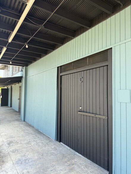 More Photos Of 1624 4th St S, Saint Petersburg Warehouse For Sale