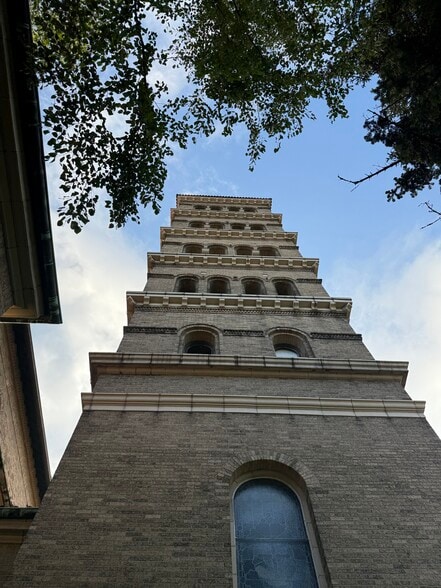 More Photos Of 3500 Montgomery Rd, Cincinnati Religious Facility For Sale