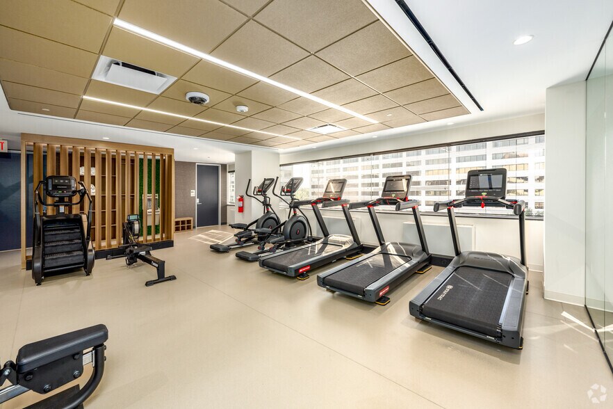 More Photos Of 4520 East West Hwy, Bethesda Office For Lease