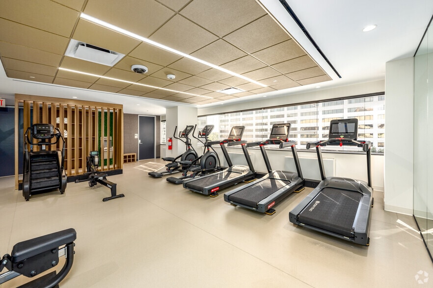 More Photos Of 4520 East West Hwy, Bethesda Office For Lease