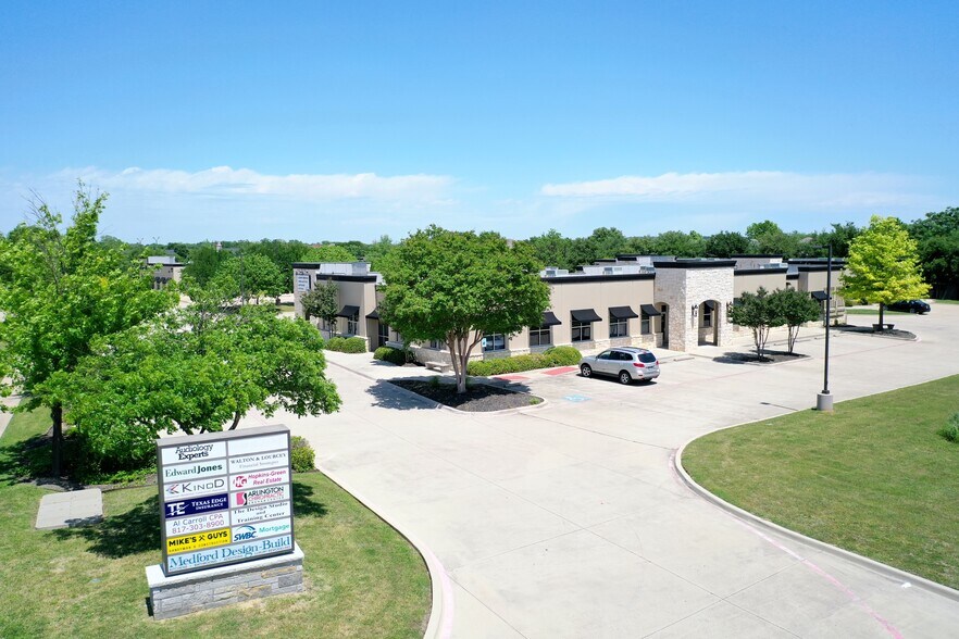 More Photos Of 1261 Green Oaks Blvd, Arlington Office For Lease
