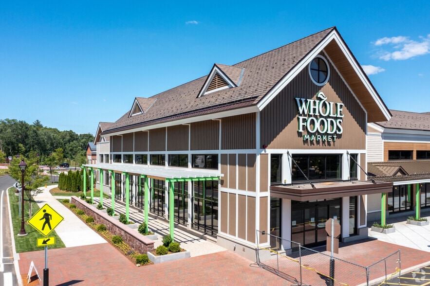 More Photos Of 21 Ensign Dr, Avon Unknown For Lease