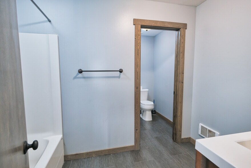 More Photos Of 23 Late September ln, Swan Valley Service For Sale