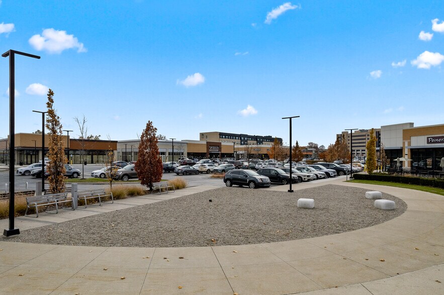 More Photos Of Woodward Ave, Royal Oak Unknown For Lease