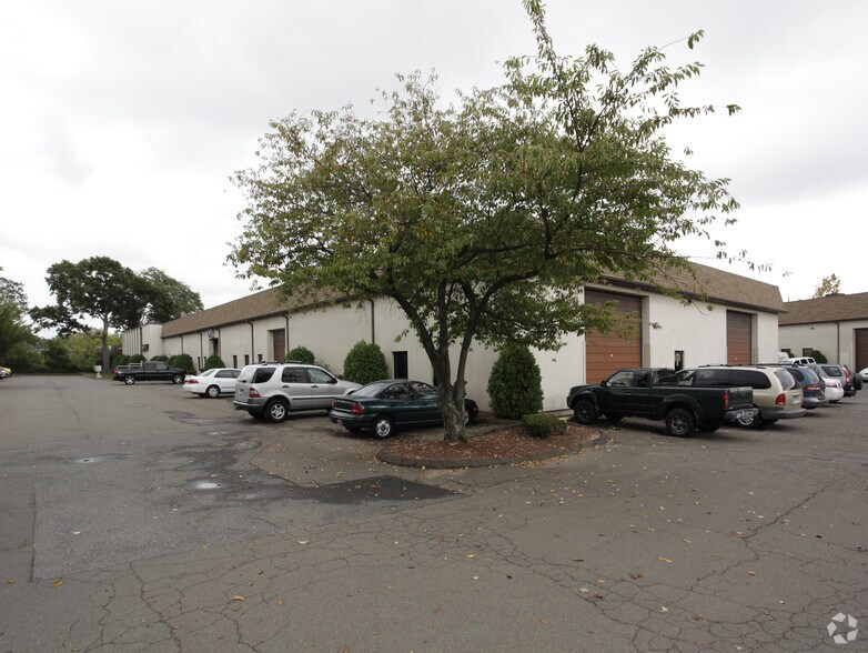 More Photos Of 355 Sackett Point Rd, North Haven Office For Lease