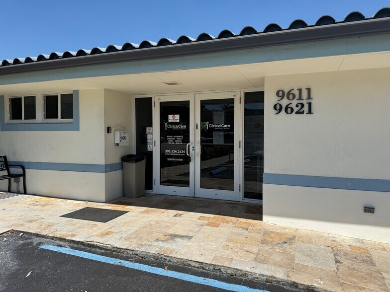 More Photos Of 9611 SW 40th St, Miami Medical For Sale