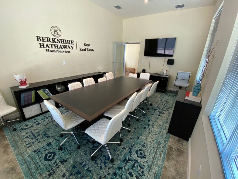 More Photos Of 9141 Overseas Hwy, Marathon Office For Lease