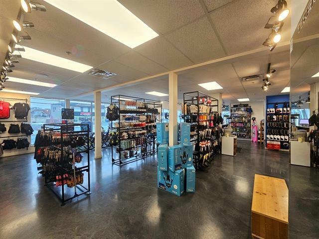 More Photos Of 1261 Rue des Sureaux, Terrebonne Storefront Retail Office For Lease