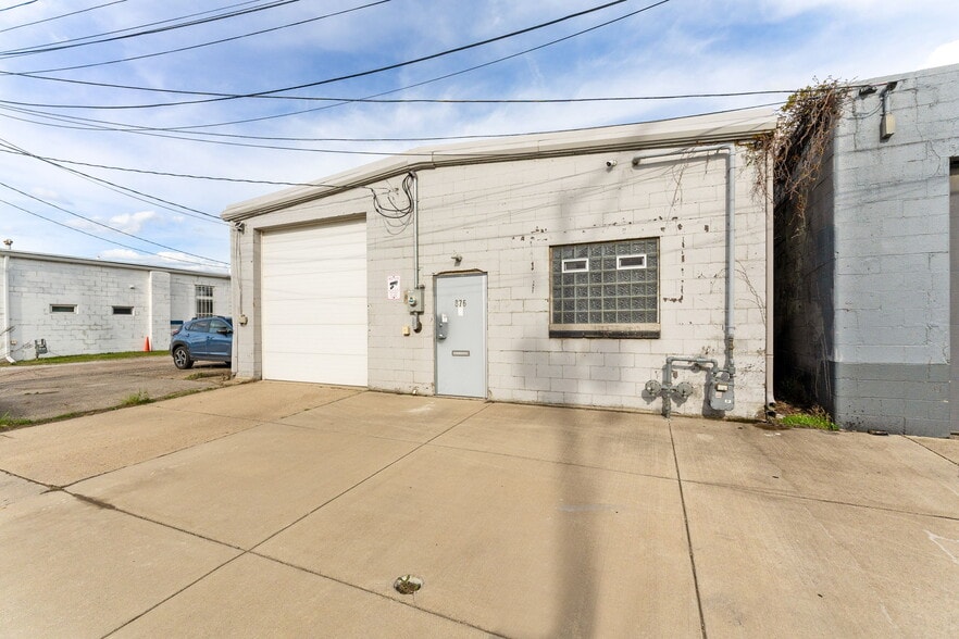 Primary Photo Of 876 N 20th St, Columbus Warehouse For Lease