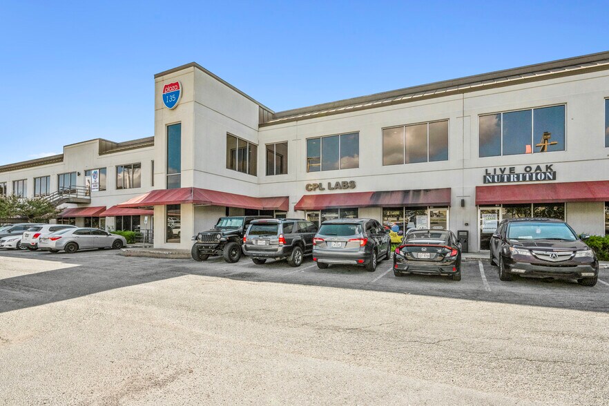 More Photos Of 12702 Toepperwein Rd, San Antonio General Retail For Sale