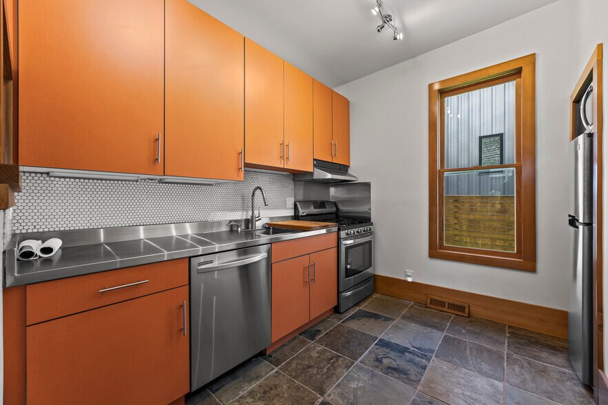 More Photos Of 533 E Mendenhall, Bozeman Medical For Sale