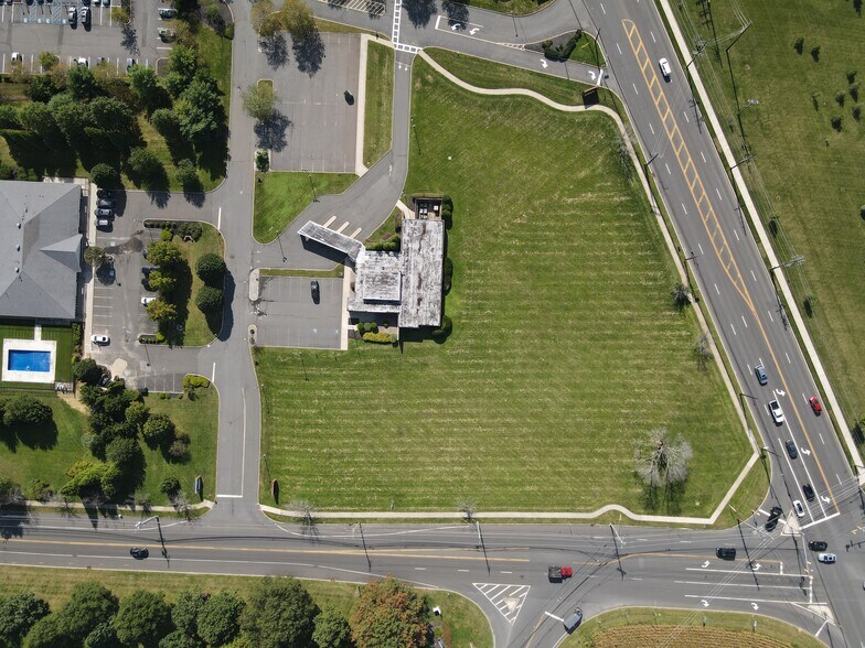 More Photos Of 304 Princeton Hightstown Rd, East Windsor Bank For Lease