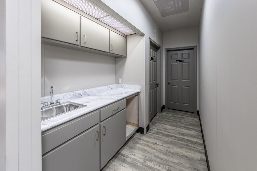 More Photos Of 4920 S Loop 289, Lubbock Office For Lease