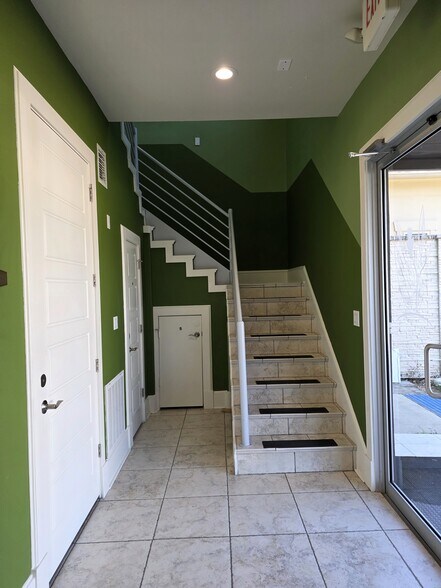 More Photos Of 5721 Winsome Ln, Houston Freestanding For Sale