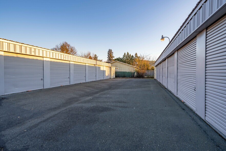 More Photos Of 100 Pardee Ln, Grants Pass Self Storage For Sale