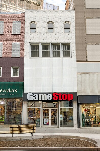 More Photos Of 465 Fulton St, Brooklyn Storefront Retail Office For Lease