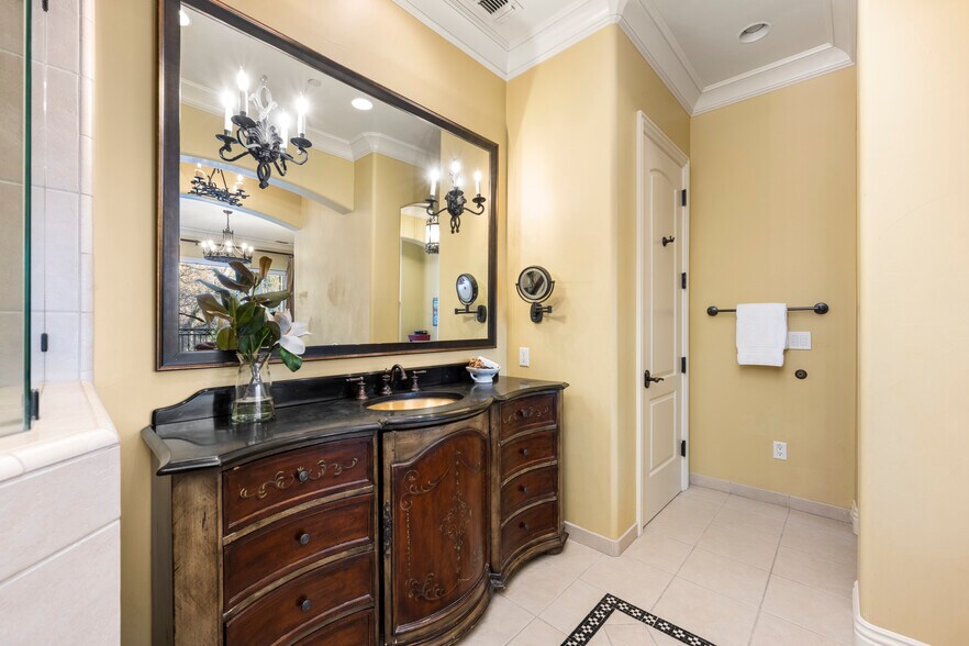 More Photos Of 1210 Arden Hills Ln, Sacramento Specialty For Sale