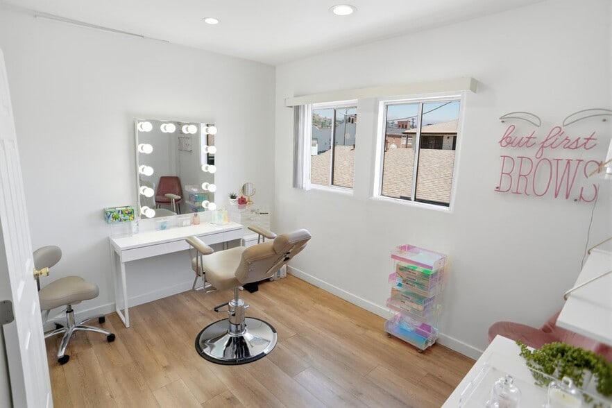 More Photos Of 530-532 W Glenoaks Blvd, Glendale Medical For Lease