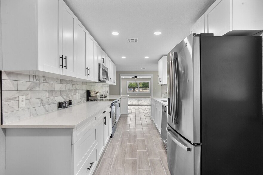 More Photos Of 209 N 14th St, Leesburg Office Residential For Sale