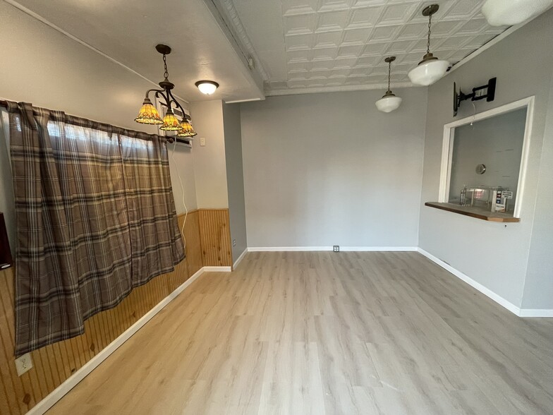 More Photos Of 2660 Lefevre St, Philadelphia General Retail For Lease