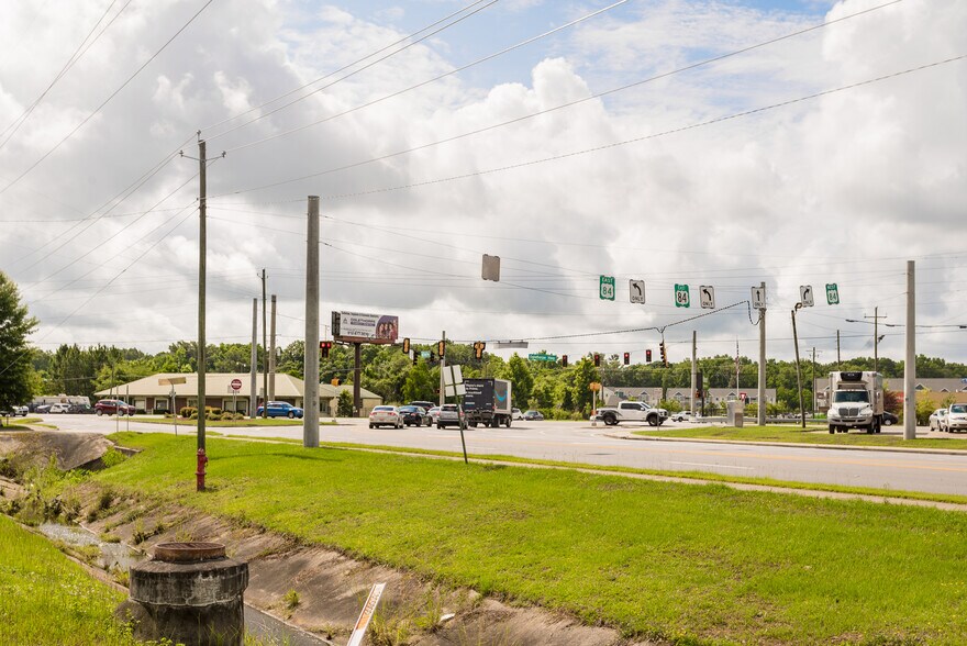 More Photos Of 740 E General Stewart Way, Hinesville General Retail For Lease