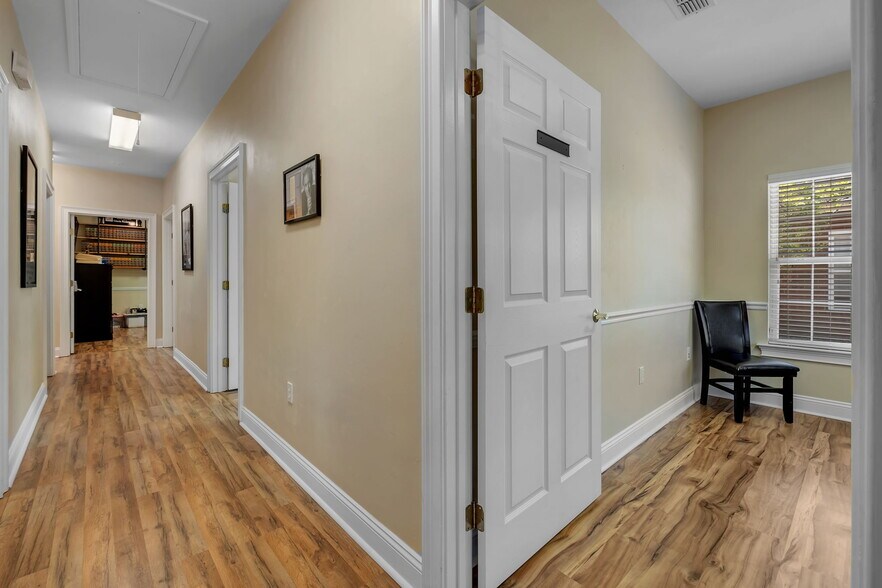 More Photos Of 2888 Mahan Dr, Tallahassee Medical For Lease