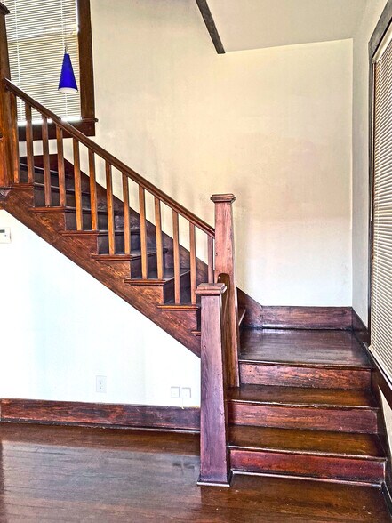 More Photos Of 918 S Alamo St, San Antonio Office For Lease