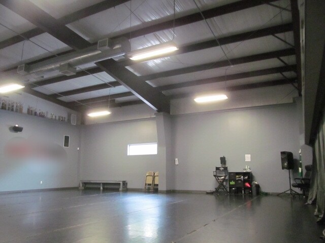 More Photos Of 1714-1726 Davenport Dr, Trinity Showroom For Lease
