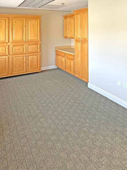 More Photos Of 638 Webster St, Oakland Office For Sale