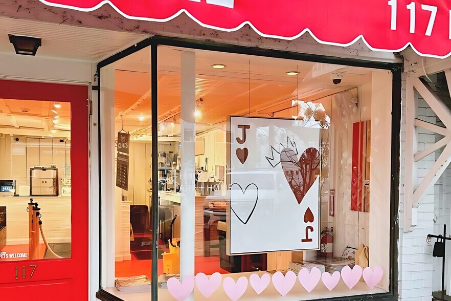 More Photos Of 117 Main St, Sag Harbor Storefront Retail Residential For Sale