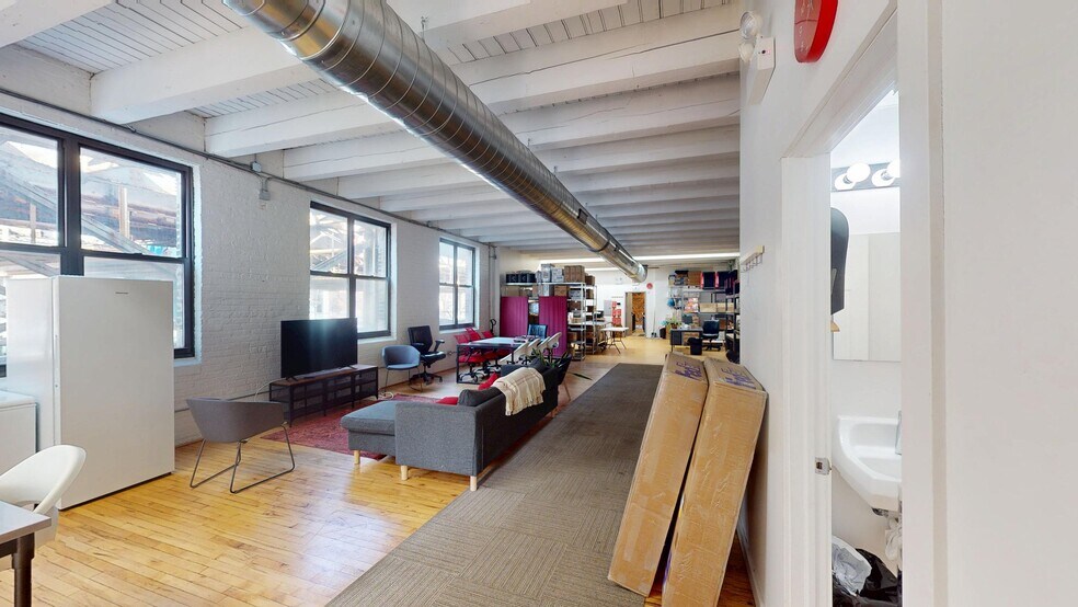 More Photos Of 314 W Institute Pl, Chicago Loft Creative Space For Lease