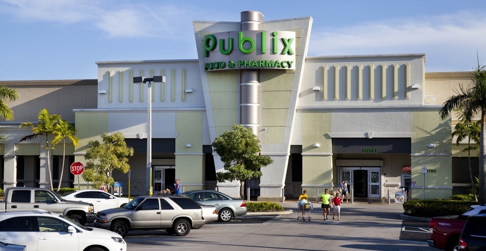 More Photos Of 1764-1868 NE Jensen Beach Blvd, Jensen Beach Bar For Lease