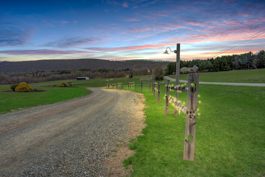 More Photos Of 596 Harman Rd, Halifax Winery Vineyard For Sale