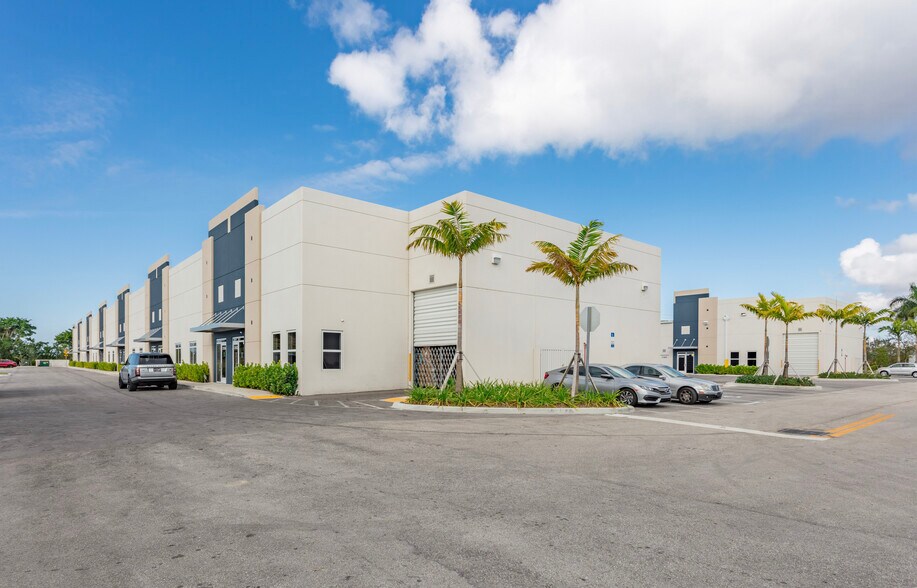 More Photos Of 21000 Sheridan St, Fort Lauderdale Warehouse For Lease