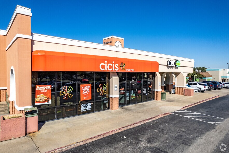 More Photos Of 4400 Little Rd, Arlington Unknown For Lease