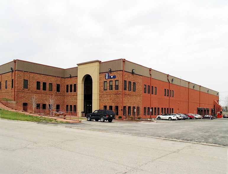 More Photos Of 9383-9387 Dielman Industrial Dr, Olivette Distribution For Lease