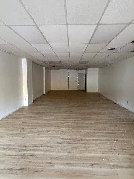 More Photos Of 411-431 N Main St, Bristol Apartments For Lease