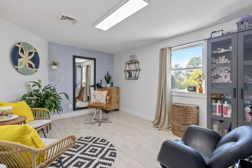 More Photos Of 712 Main St, Hyannis Storefront Retail Office For Sale