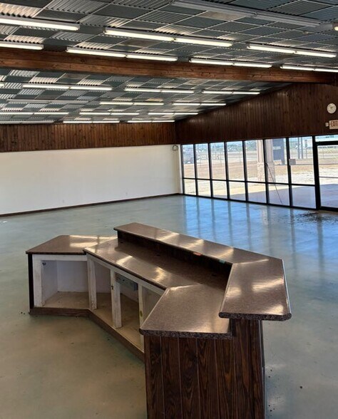 More Photos Of 110364 IH-37, Pleasanton Warehouse For Sale