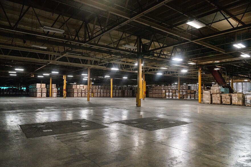 More Photos Of 450 Sherman Av N, Hamilton Industrial For Lease