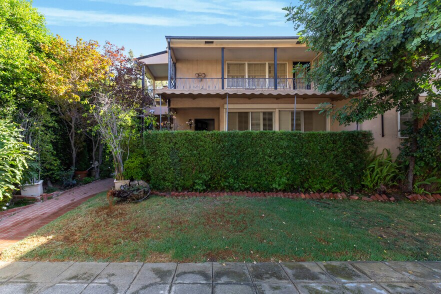 More Photos Of 11737 Bellagio Rd, Los Angeles Multifamily For Sale