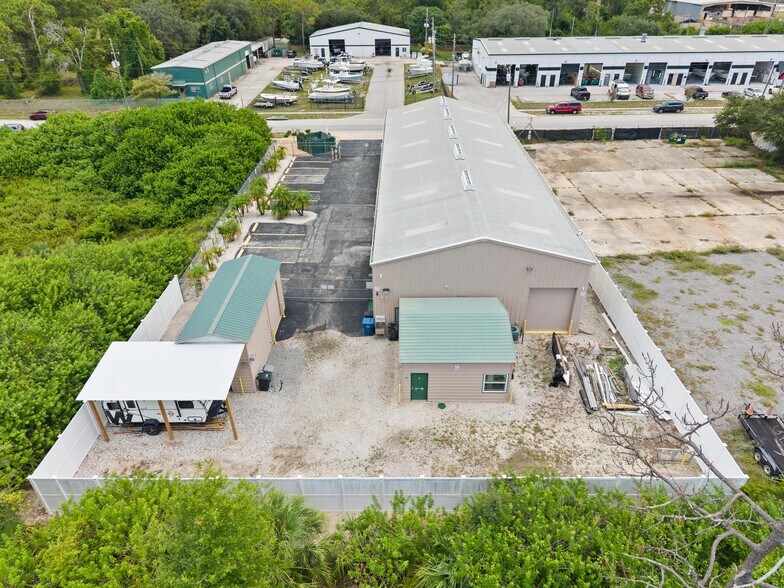 More Photos Of 743 Wesley Ave, Tarpon Springs Warehouse For Lease