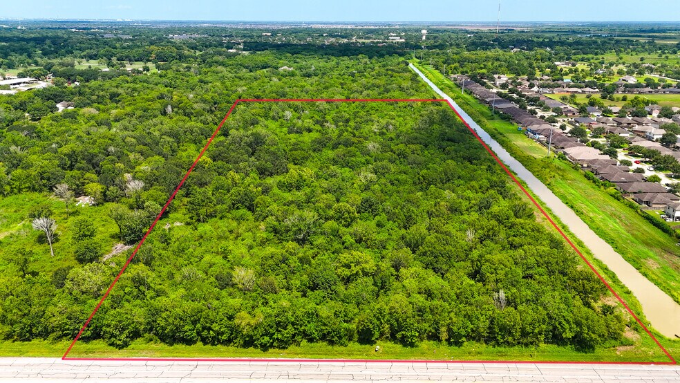 More Photos Of 0 Hwy 35 - CR 133 - 19.07ac, Alvin Land For Sale