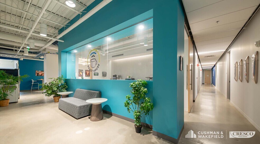 More Photos Of 5990 W Creek Rd, Independence Office Residential For Lease