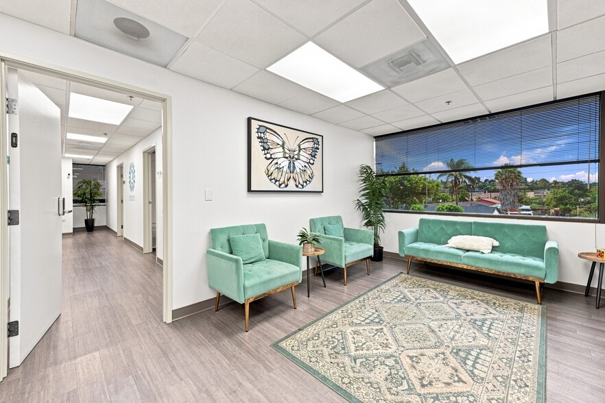 More Photos Of 365 S Rancho Santa Fe Rd, San Marcos Office For Sale