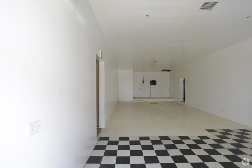 More Photos Of 3115-3125 Santa Monica Blvd, Santa Monica Storefront Retail Office For Sale