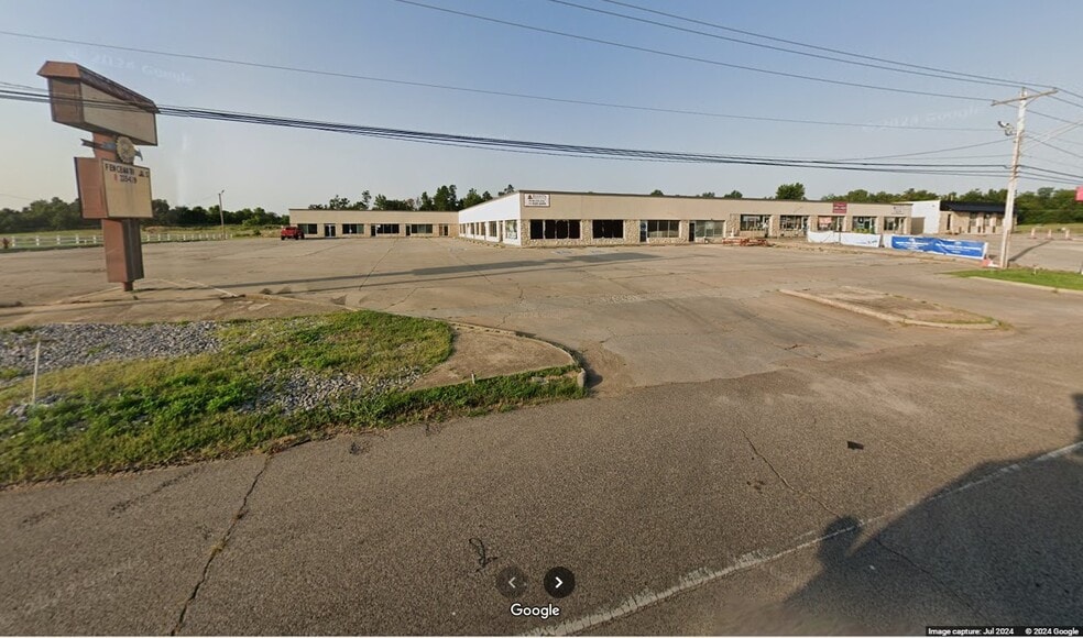 More Photos Of 12260 NE 23rd St, Nicoma Park Storefront For Sale