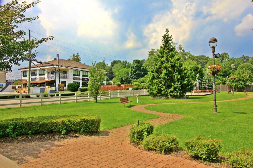 More Photos Of 947 S Lake Blvd, Mahopac Restaurant For Sale